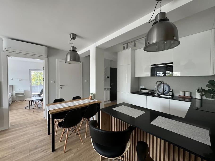 Appartement Luxuriously Decorated In A Calm District Of